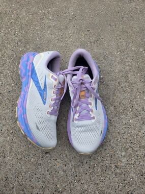 Brooks Ghost 15 - Lavender/White Sneaker Women Size 8B